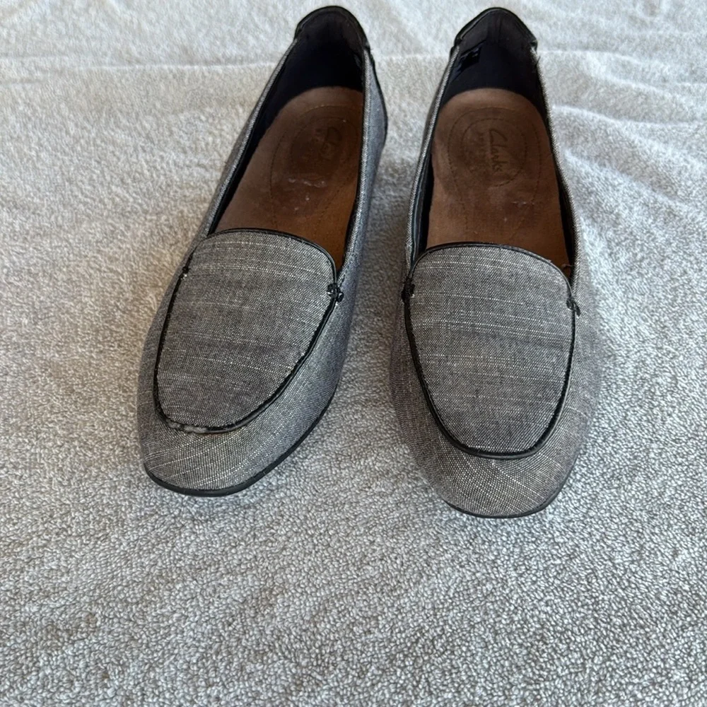 Clarks‎ Artisian loafers women’s size 7.5 7 1/2 Clark’s Keesha Luca Gray Slip-On